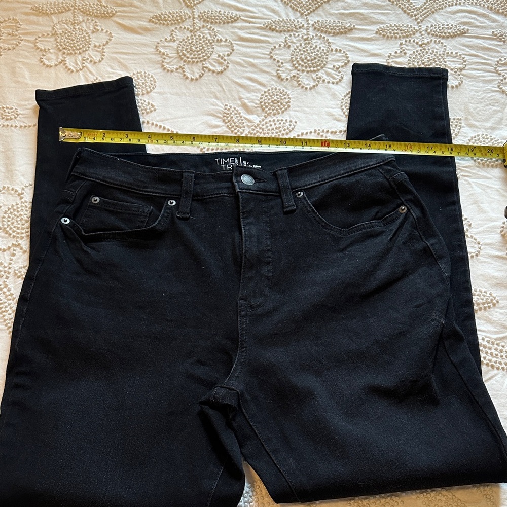 🌷🌷🌷3/$15 Spring Sale. Time and Tru Women's High Rise Black Jeans